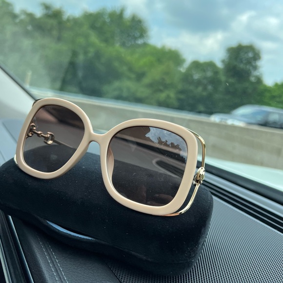 Gucci luxurious oversized sunglasses ⭐️⭐️⭐️ - Picture 9 of 14